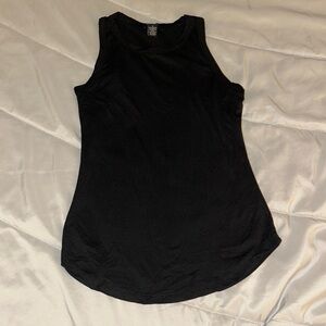 RUE 21 tank